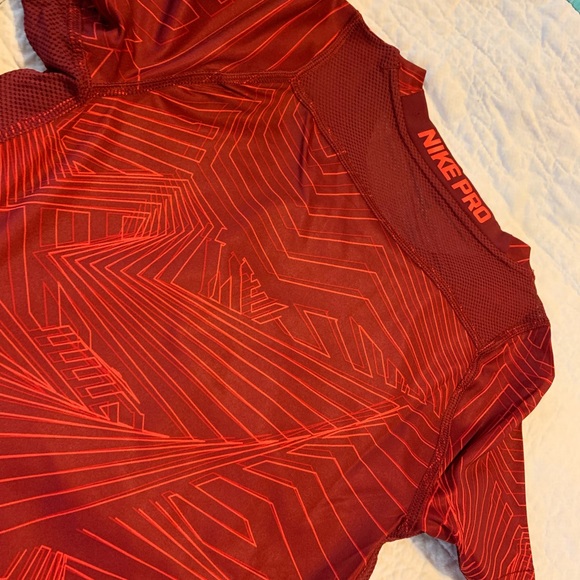 Nike Pro Athletic Tee - Picture 4 of 7